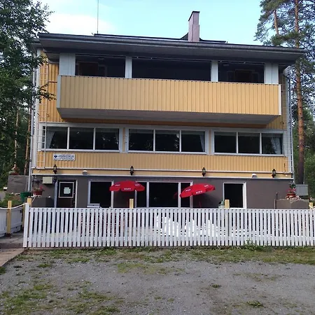 Kuninkaankartano 旅馆 *